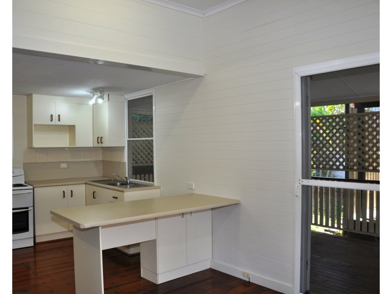 24 GREENSLADE STREET, West End QLD 4810