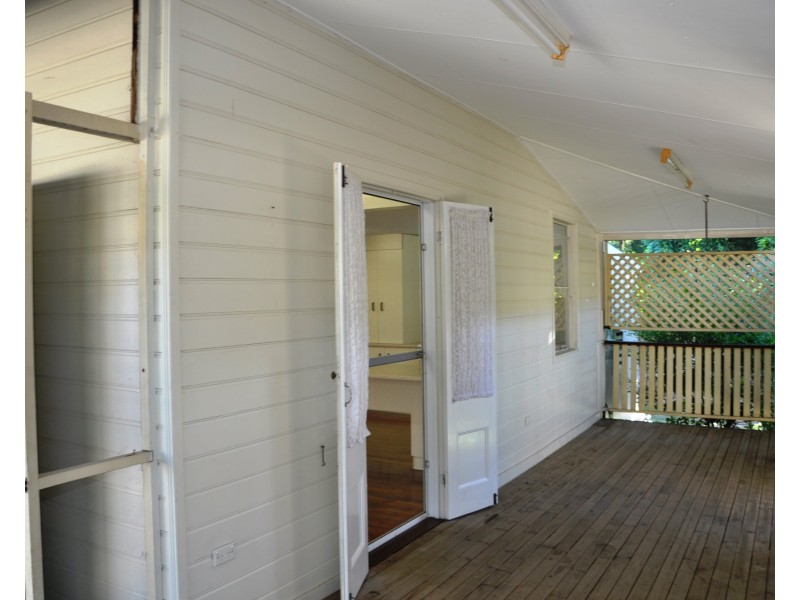 24 GREENSLADE STREET, West End QLD 4810