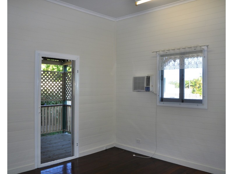 24 GREENSLADE STREET, West End QLD 4810