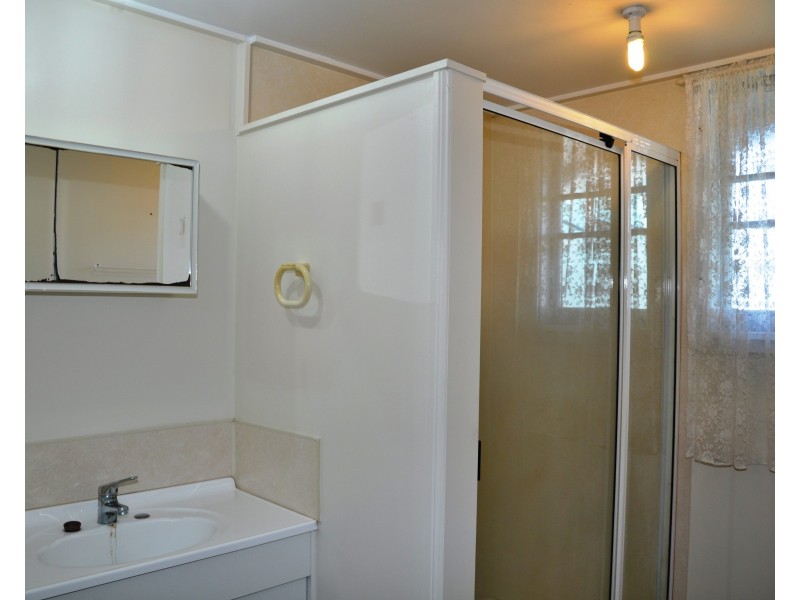 24 GREENSLADE STREET, West End QLD 4810