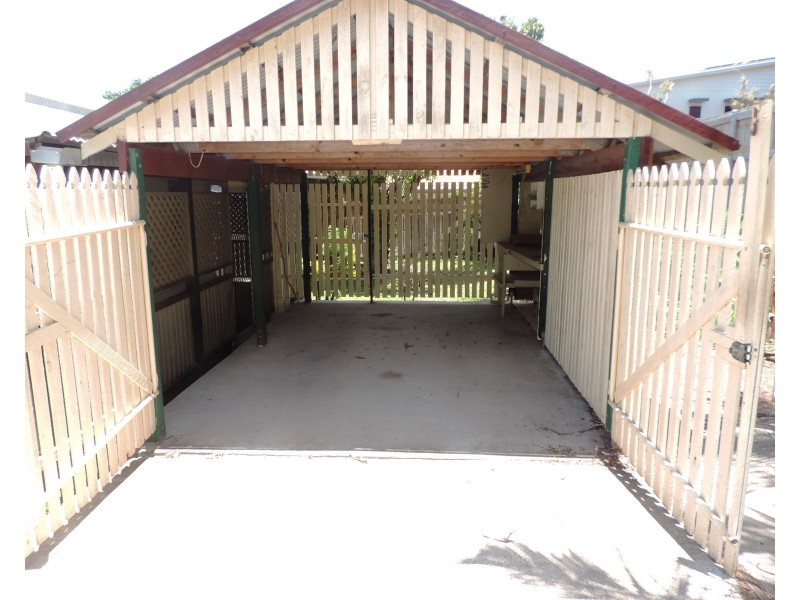 24 GREENSLADE STREET, West End QLD 4810