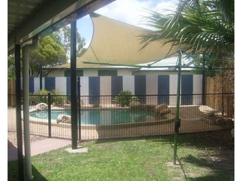 14 ROSEWOOD AVENUE, Kelso QLD 4815