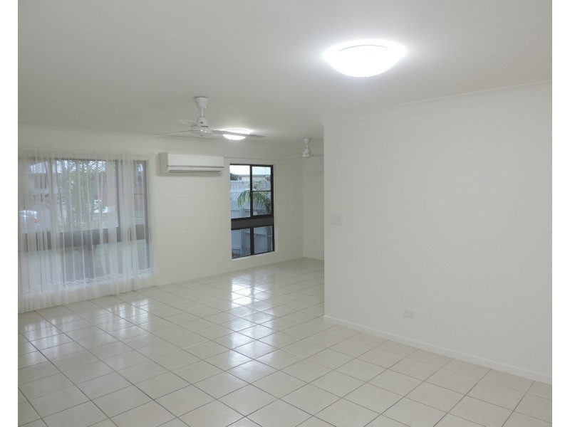 4 YARAI COURT, Mount Louisa QLD 4814