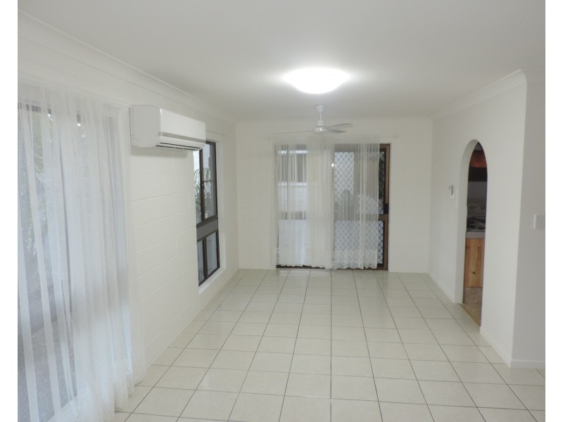 4 YARAI COURT, Mount Louisa QLD 4814