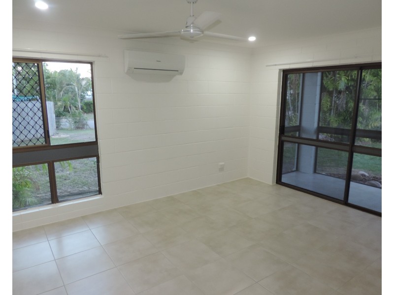 4 YARAI COURT, Mount Louisa QLD 4814