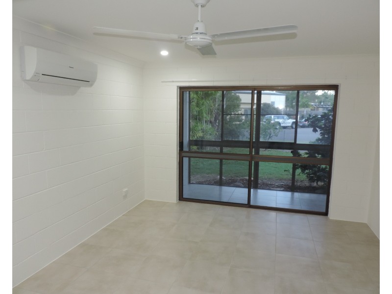 4 YARAI COURT, Mount Louisa QLD 4814