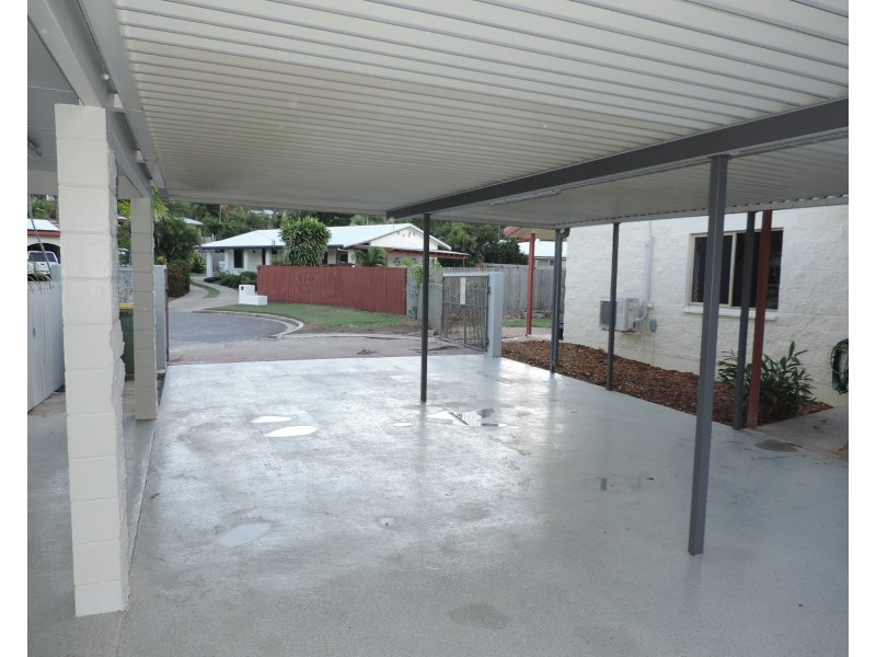 4 YARAI COURT, Mount Louisa QLD 4814