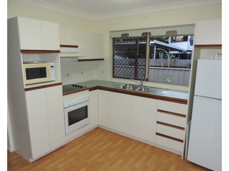 4 YARAI COURT, Mount Louisa QLD 4814