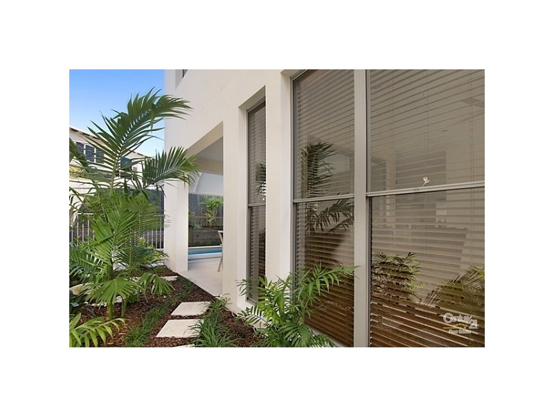 2/66 The Avenue, Peregian Springs QLD 4573
