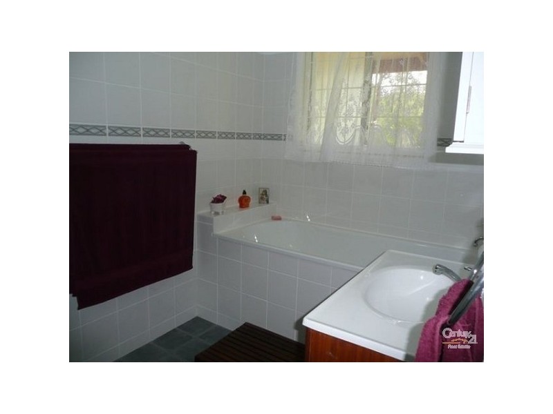 124 Naylor Drive, Tamborine QLD 4270