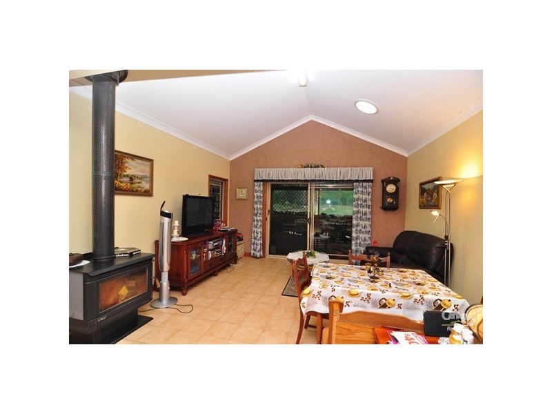 1529-1531 Chambers Flat Rd, Chambers Flat QLD 4133