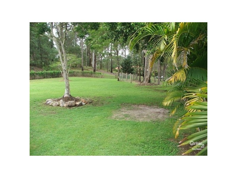 61 Sherree Court, Buccan QLD 4207