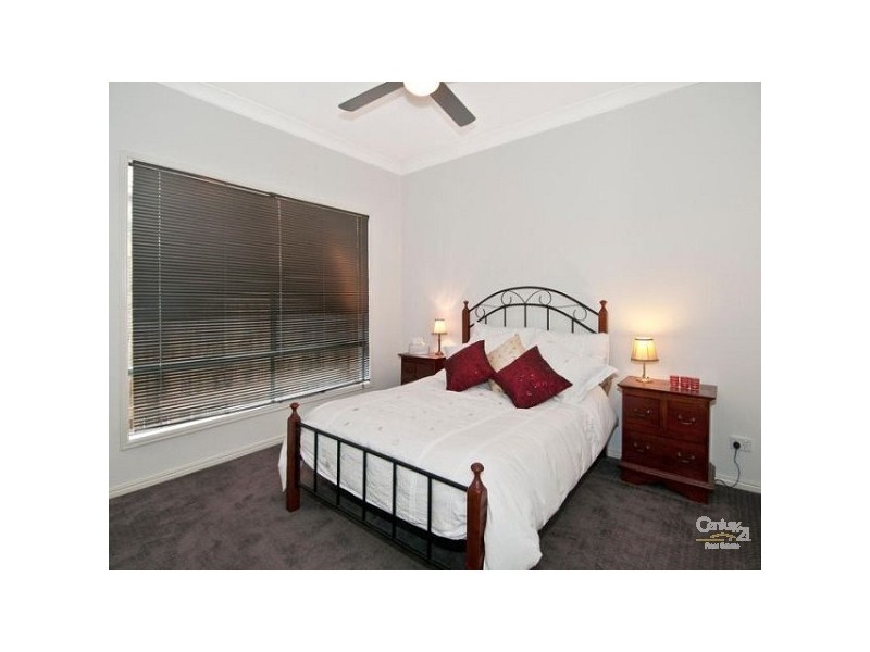 21 Waterline Cr, Waterford QLD 4133