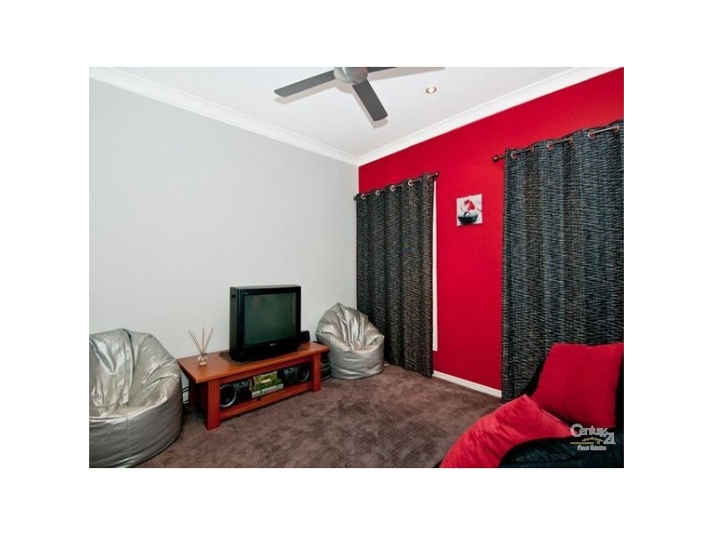 21 Waterline Cr, Waterford QLD 4133