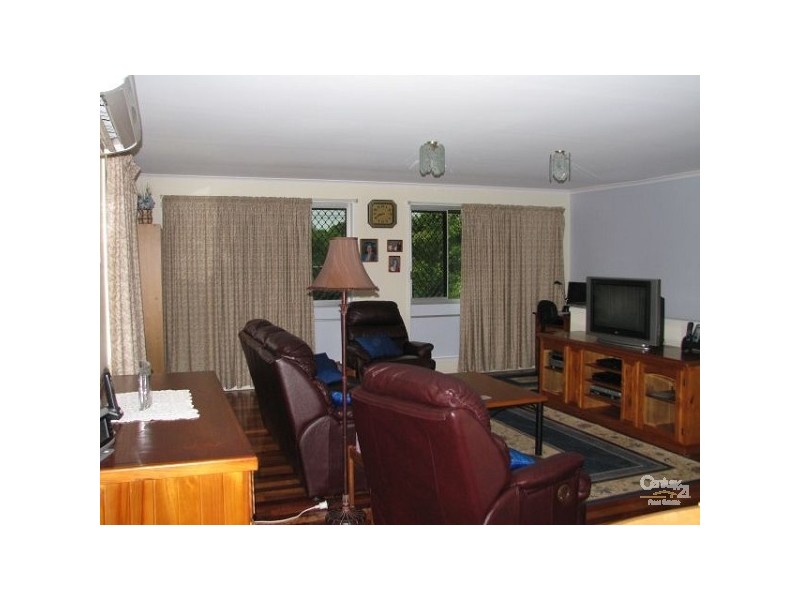 94 Conifer Street, Hillcrest QLD 4118