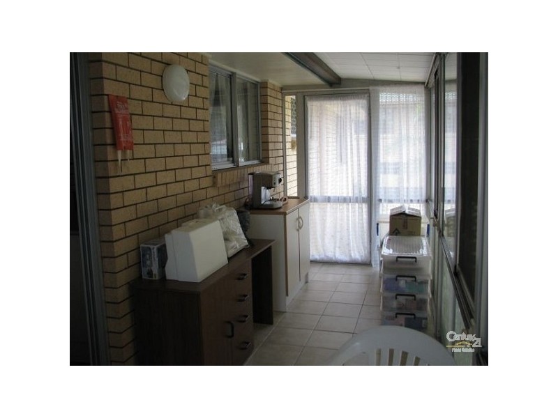 94 Conifer Street, Hillcrest QLD 4118