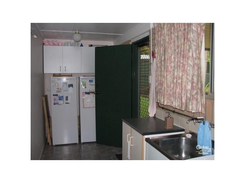 94 Conifer Street, Hillcrest QLD 4118