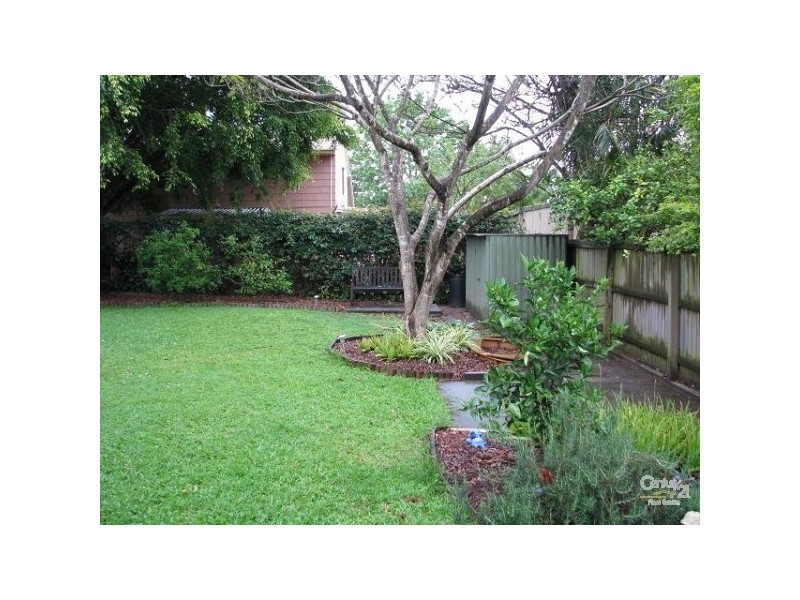 94 Conifer Street, Hillcrest QLD 4118