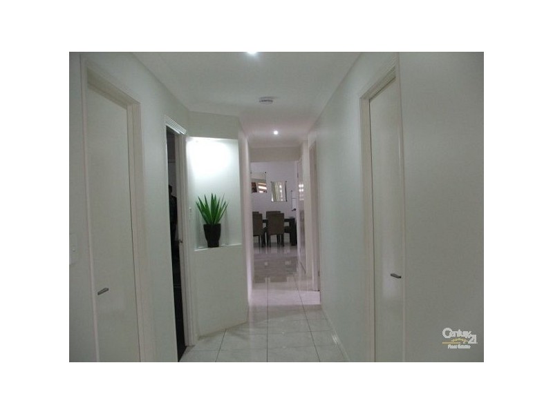 17 Coalstoun Crossing, Waterford QLD 4133