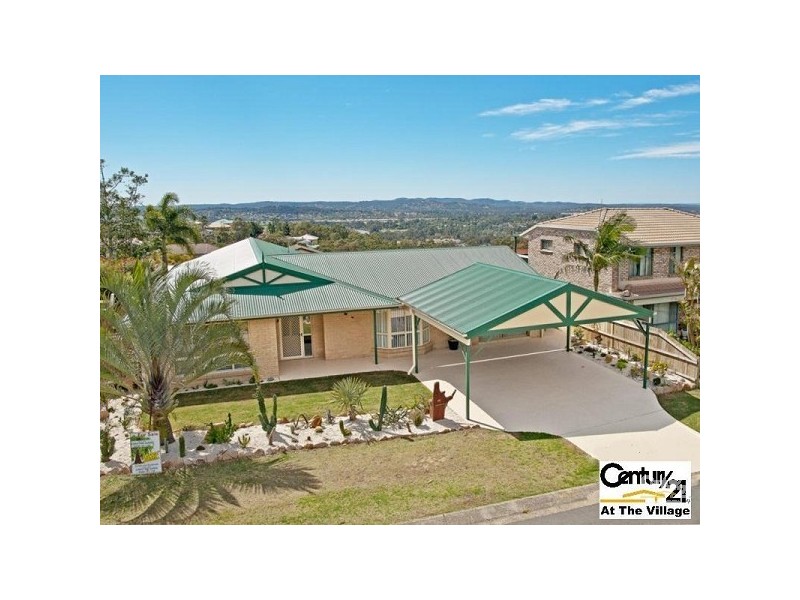 28 Hillside Cres, Edens Landing QLD 4207