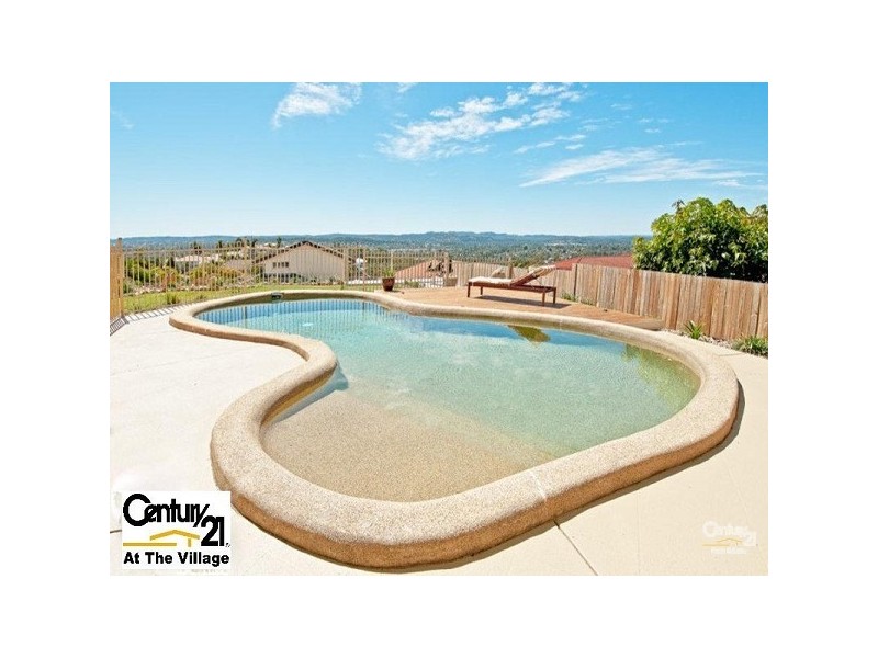 28 Hillside Cres, Edens Landing QLD 4207