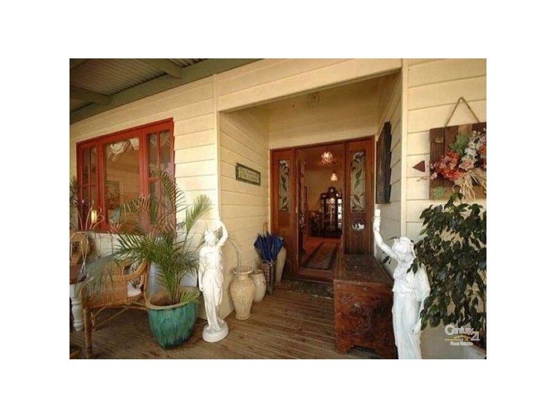 8 Wongawallan Road, Tamborine Mountain QLD 4272