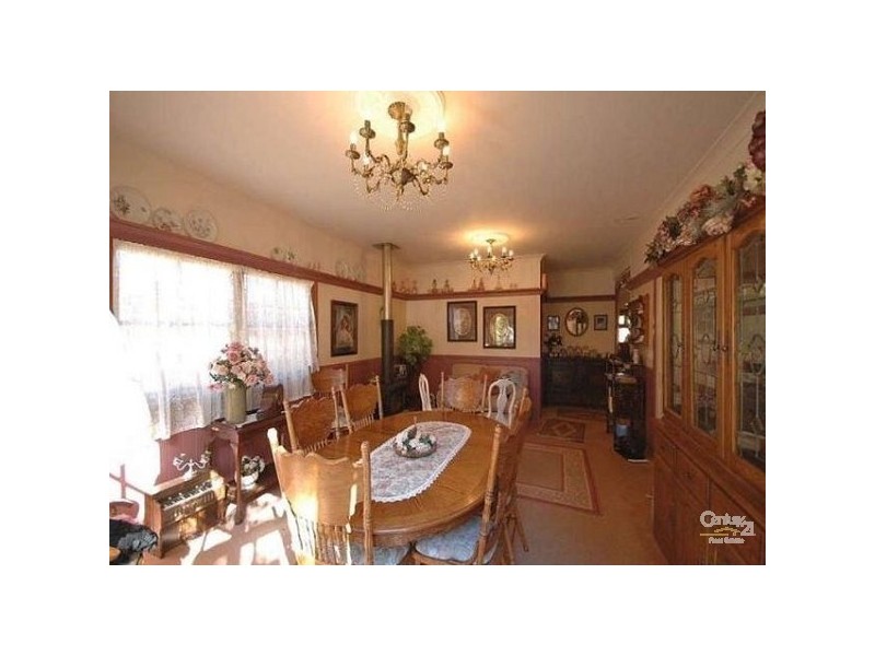 8 Wongawallan Road, Tamborine Mountain QLD 4272