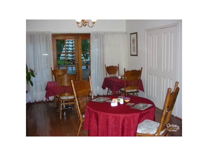 8 Wongawallan Road, Tamborine Mountain QLD 4272