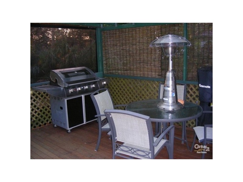 8 Wongawallan Road, Tamborine Mountain QLD 4272