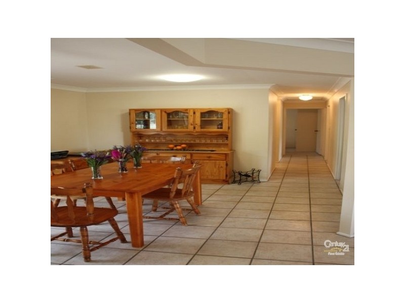 16 Naylor Drive, Tamborine QLD 4270