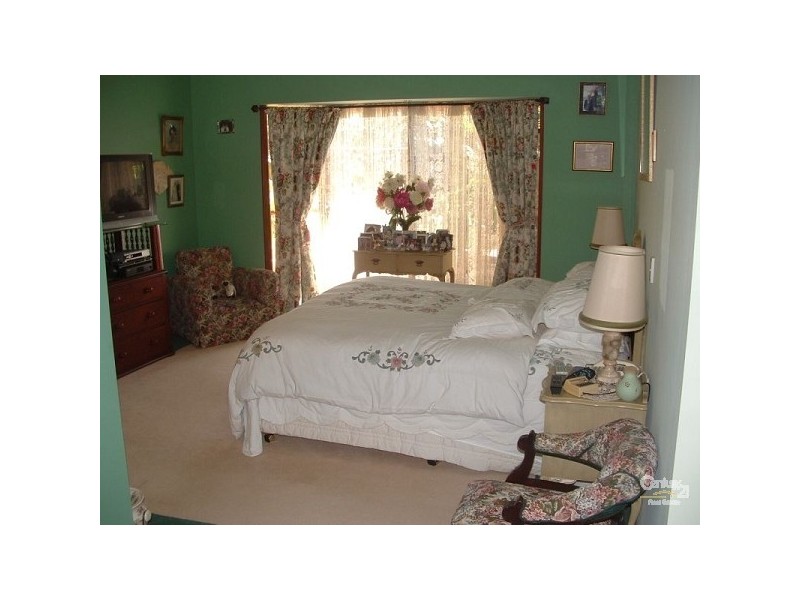 13 Eagles Retreat Place, Tamborine Mountain QLD 4272