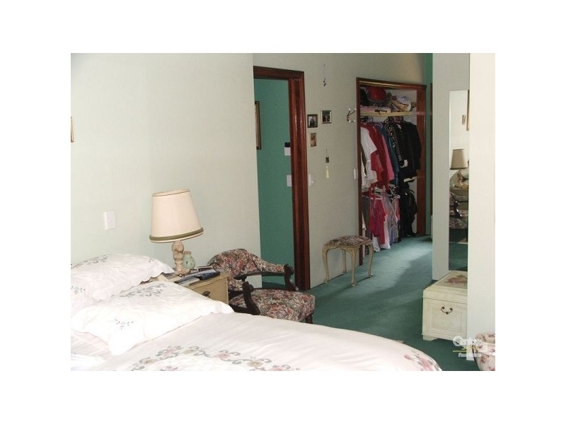 13 Eagles Retreat Place, Tamborine Mountain QLD 4272