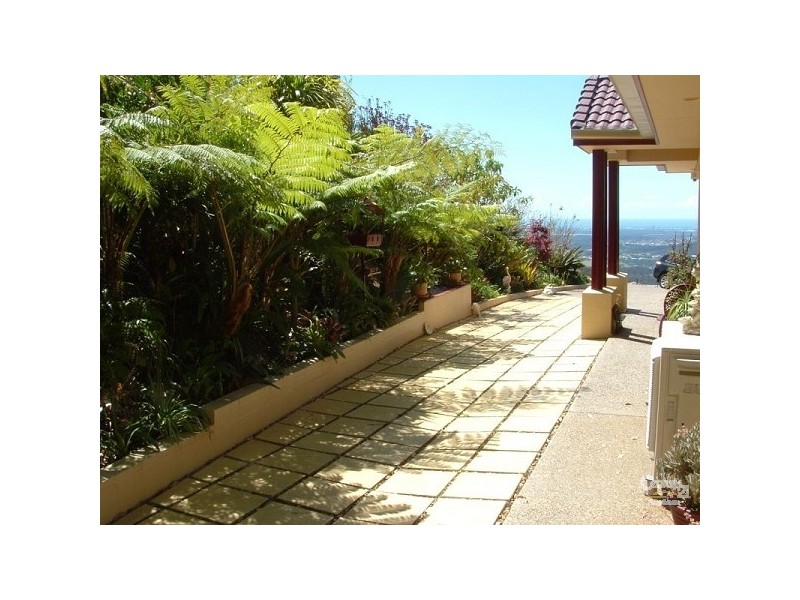 13 Eagles Retreat Place, Tamborine Mountain QLD 4272