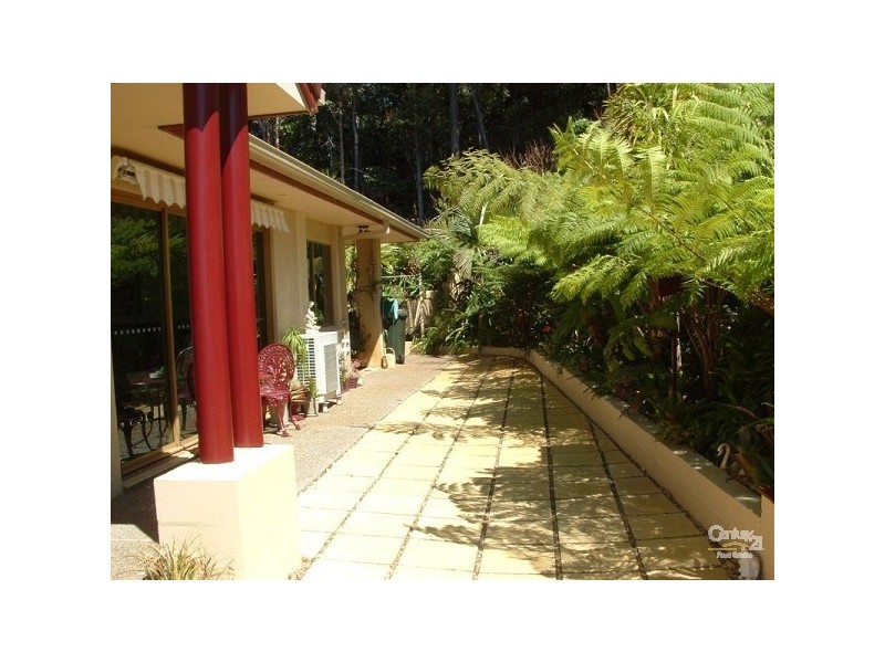 13 Eagles Retreat Place, Tamborine Mountain QLD 4272