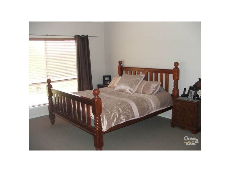 42 Towns Ave, Logan Village QLD 4207