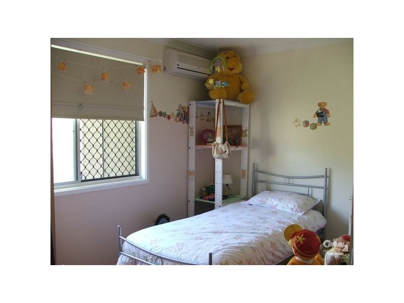 5 Gye St, Hillcrest QLD 4118