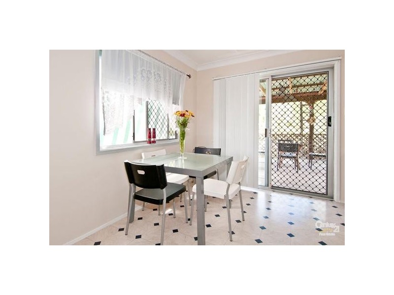 5 Gye St, Hillcrest QLD 4118