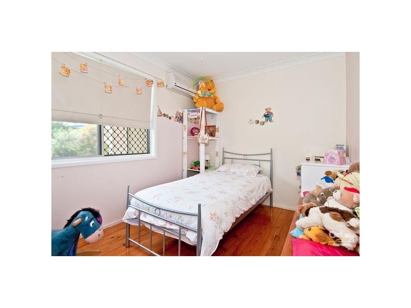 5 Gye St, Hillcrest QLD 4118
