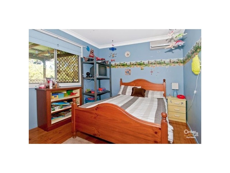 5 Gye St, Hillcrest QLD 4118