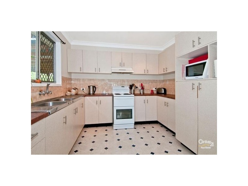 5 Gye St, Hillcrest QLD 4118