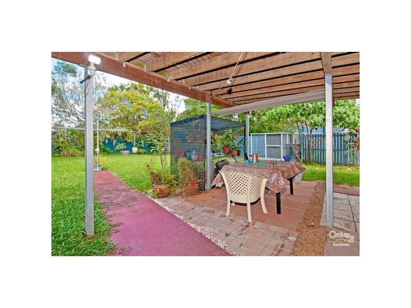 5 Gye St, Hillcrest QLD 4118