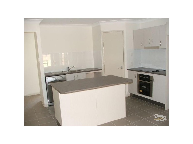 9 Robyn Court, Logan Village QLD 4207