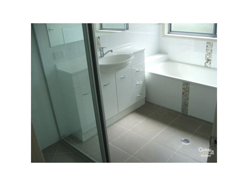 9 Robyn Court, Logan Village QLD 4207