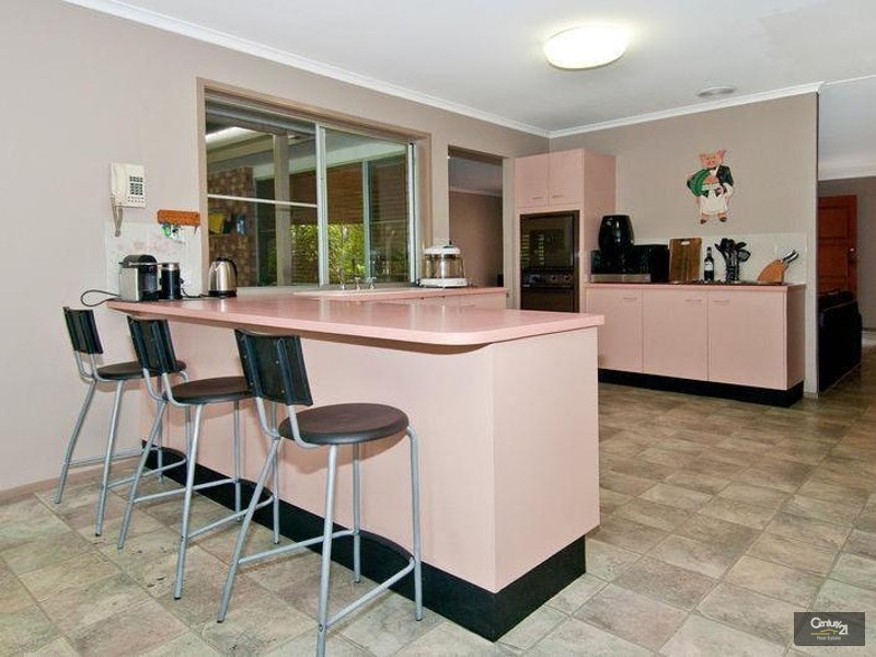 6 Sarah Court, Logan Village QLD 4207