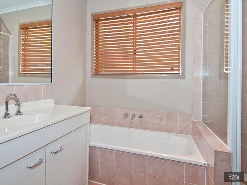 6 Sarah Court, Logan Village QLD 4207