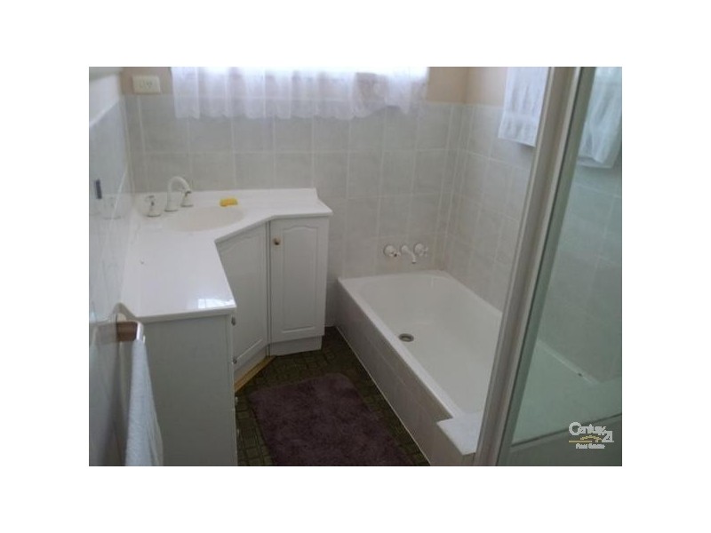 4 Yale St, Marsden QLD 4132