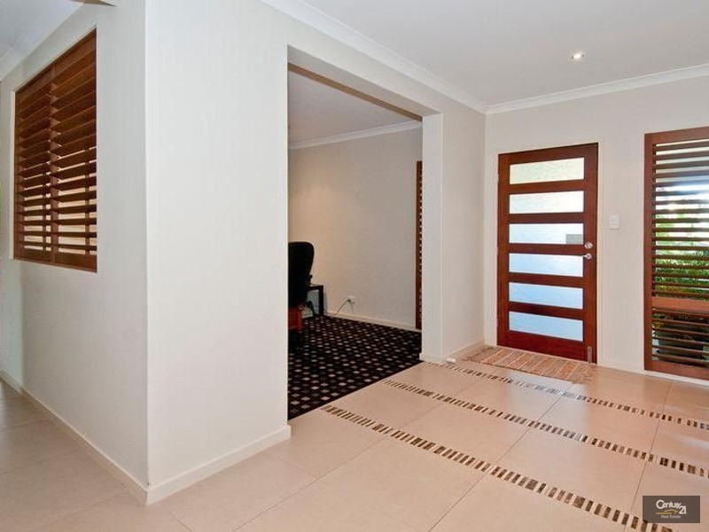 6 Robyn court, Logan Village QLD 4207