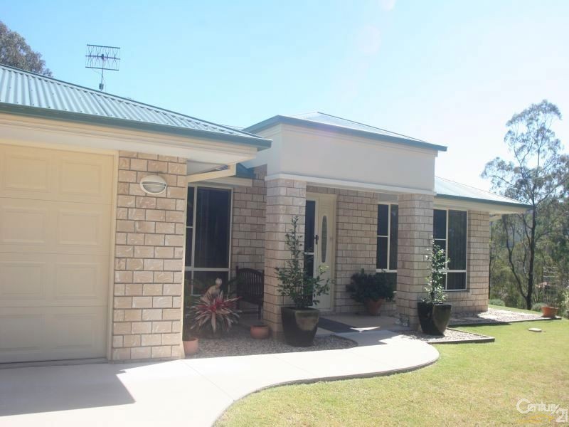 61 Campbell Drive, Kooralbyn QLD 4285