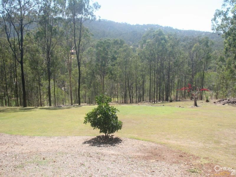 61 Campbell Drive, Kooralbyn QLD 4285