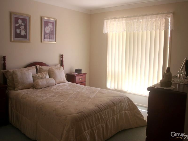 61 Campbell Drive, Kooralbyn QLD 4285